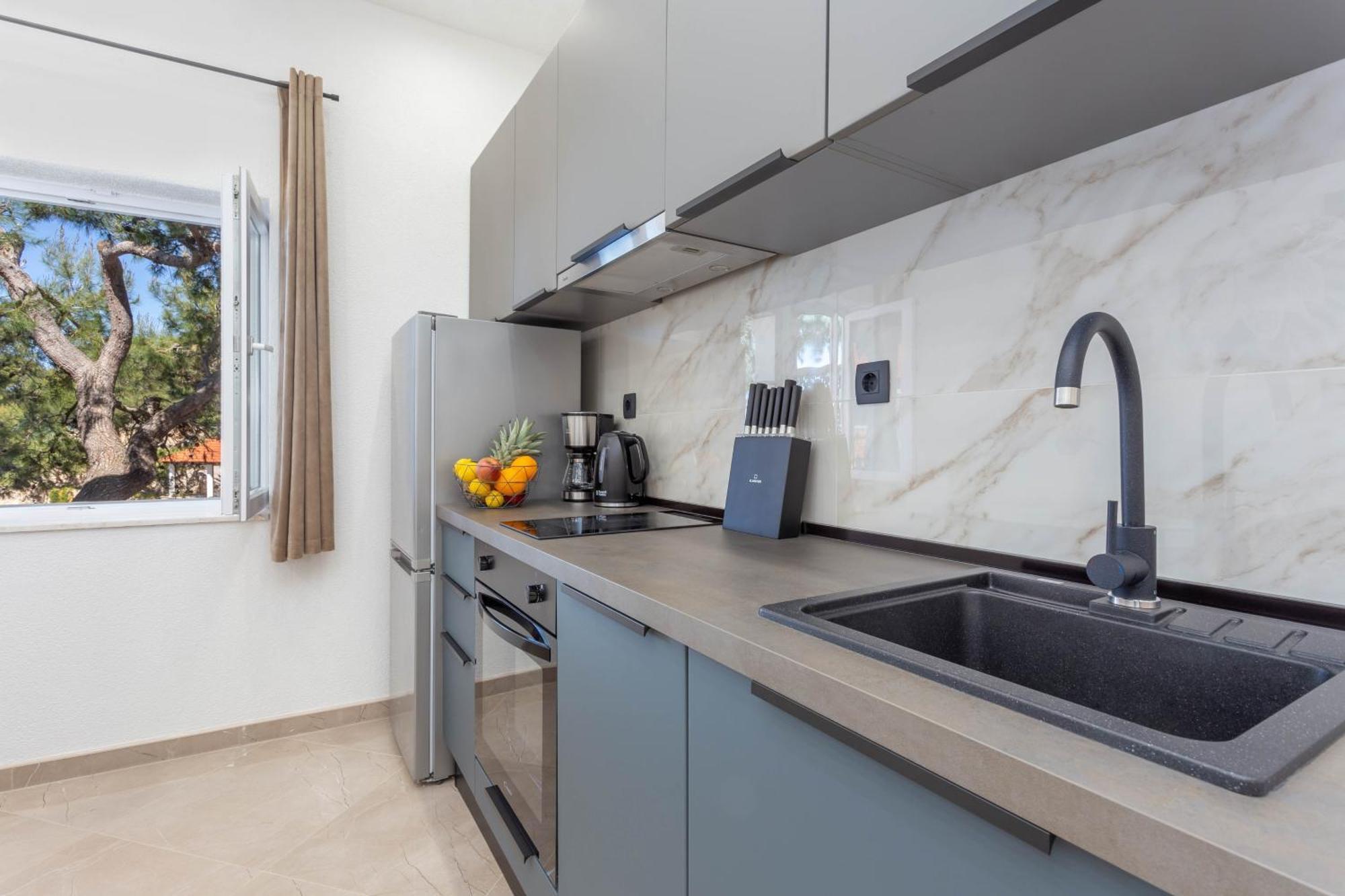 By The Sea Cove Zastupac, Hvar - 8761 Apartment Hvar Town