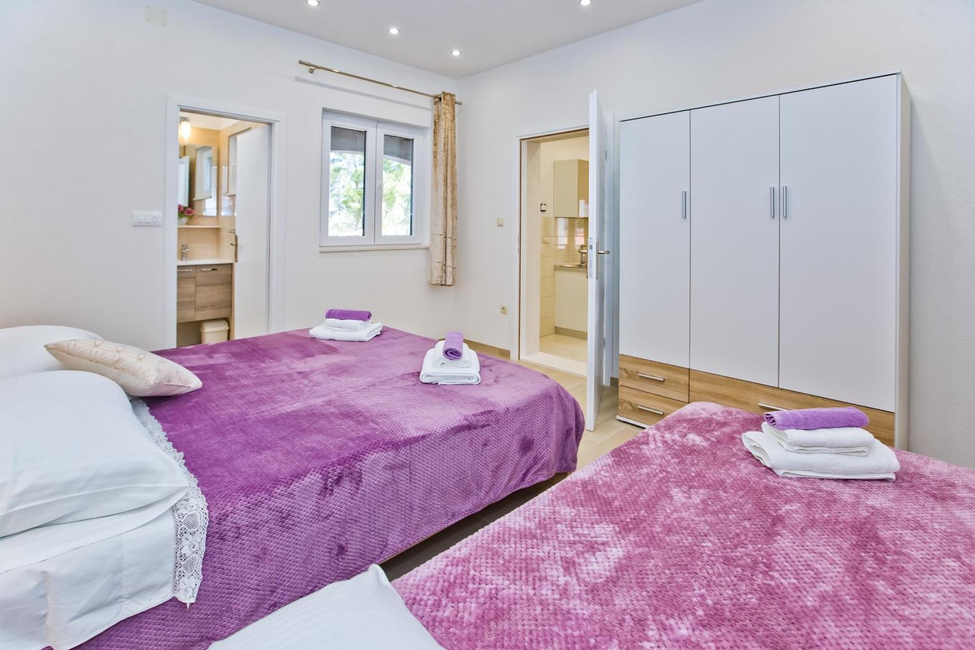 Apartment By The Sea Cove Zastupac, Hvar - 8761