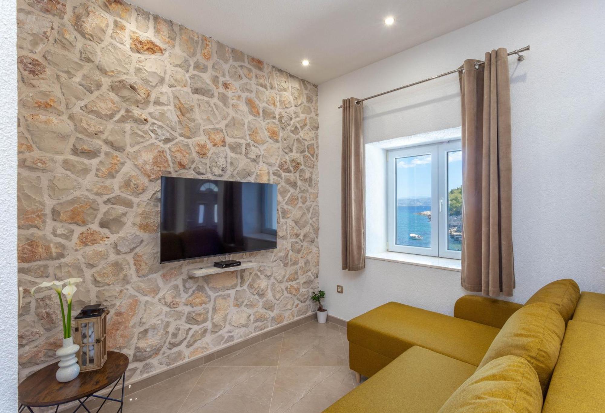 Apartman By The Sea Cove Zastupac, Hvar - 8761 *